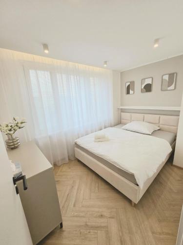 Velvet Apartment with private parking