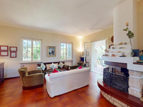 Valentine Lakeside Villa by Bookinggardalake photo 2