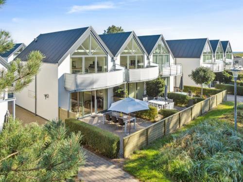 Zahrada ubytování Apartment Sophy - 150m from the sea by Interhome