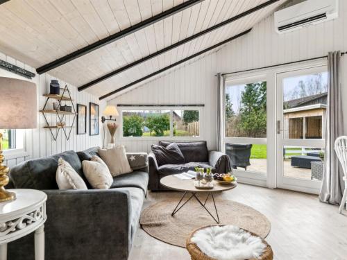 Posezení v ubytování Holiday Home Myra - 425m from the sea by Interhome