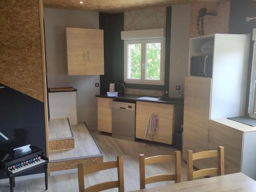 Η κουζίνα ή μικρή κουζίνα στο Appartement 4 à 6 personnes