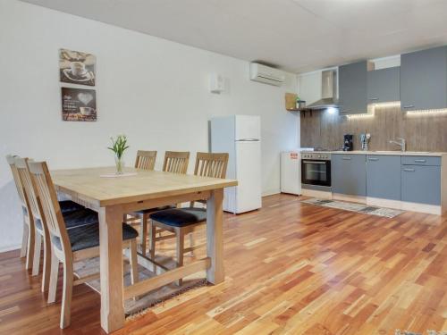 Η κουζίνα ή μικρή κουζίνα στο Apartment Ilsabe - 25km from the sea by Interhome