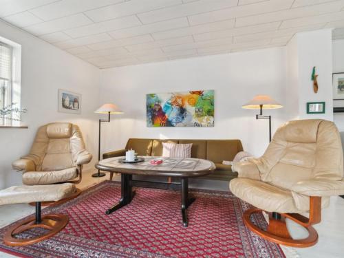 Χώρος καθιστικού στο Holiday Home Josie - 700m from the sea by Interhome