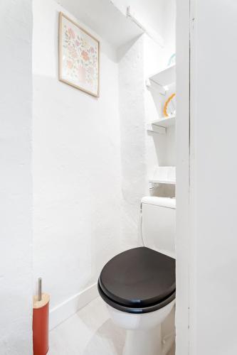 Nice Renting - 6C FRANCE - Chic Stay Pedestrian Zone Sea Massena