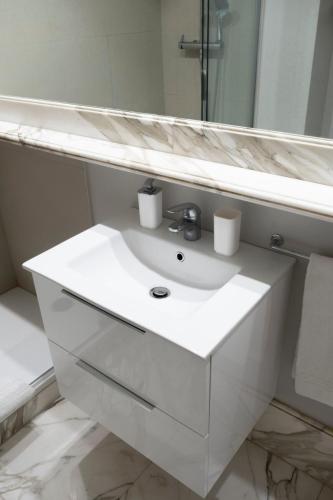 Caesarina Roma, Luxury apartment