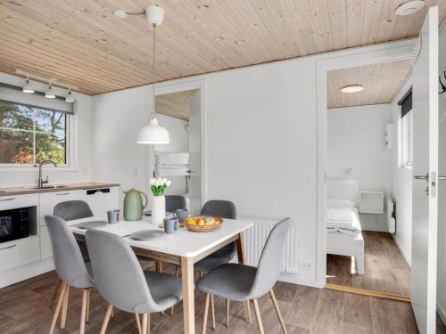 Kuchyň nebo kuchyňský kout v ubytování Holiday Home Lovis - 900m from the sea by Interhome