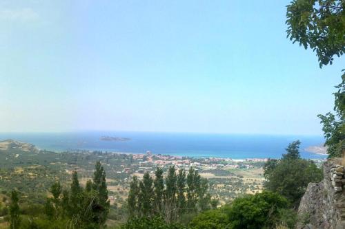 a view of the ocean from a mountain at Villa Petri in Petra
