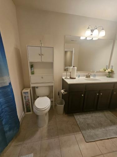 Un baño de Utopia Rooms