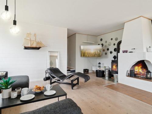 Posezení v ubytování Holiday Home Fridgerd - 4-8km from the sea by Interhome
