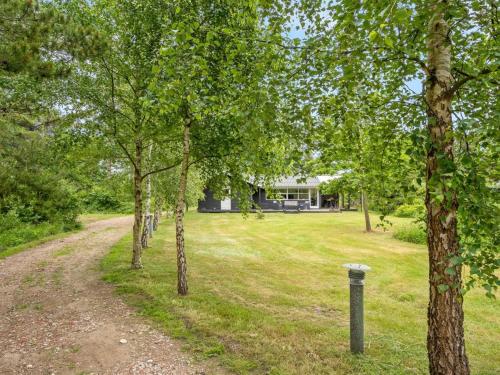 Κήπος έξω από το Holiday Home Dagino - 500m from the sea by Interhome