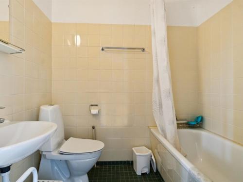 Koupelna v ubytování Apartment Niyazi - 6km from the sea by Interhome