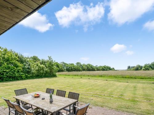 Zahrada ubytování Holiday Home Arlin - 380m to the fjord by Interhome