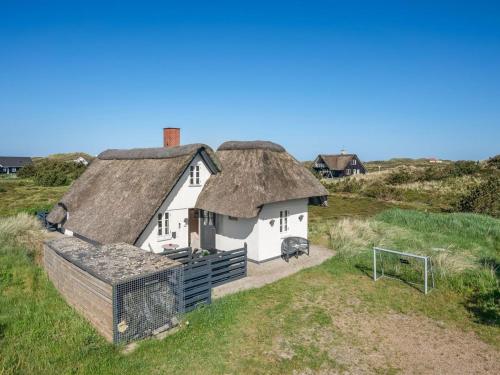 Το κτήριο όπου στεγάζεται  η παραθεριστική κατοικία