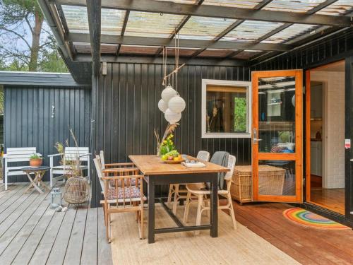 Kawasan patio atau luaran di Holiday Home Tatyana - 1-6km from the sea by Interhome