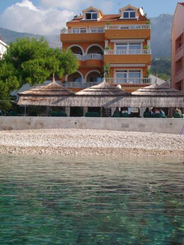 Beachwalk central apartments