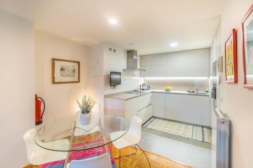 Η κουζίνα ή μικρή κουζίνα στο Acogedora habitación en apartamento con terraza