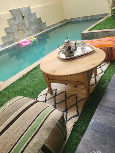 La alberca dentro o cerca de Spacious villa in Tamansourt with private pool_22