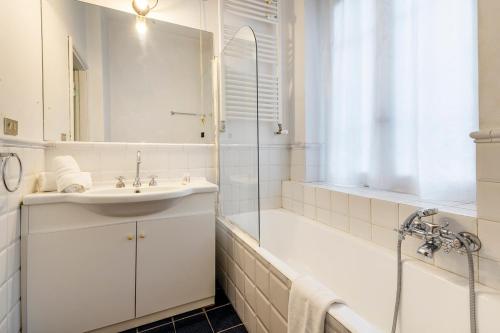 Exclusive 4 bedrooms apartment in Brera