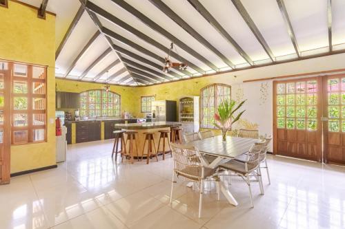 Ảnh trong thư viện ảnh của Luna Caribena, lujosa casa tropical cerca cahuita ở Cahuita