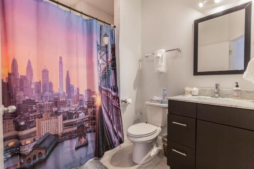 Koupelna v ubytování Old City Apartment with Full Kitchen