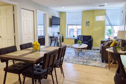 Kuchyň nebo kuchyňský kout v ubytování Old City Apt Near Independent Hall and Liberty Bell