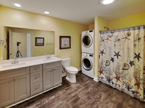 Ένα μπάνιο στο Put-in-Bay Waterfront Condo #208