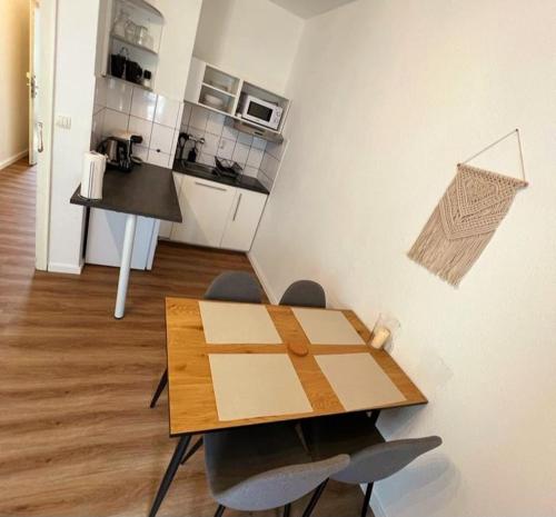Dapur atau dapur kecil di Süßes Studio Appartment in der City von Osnabrück