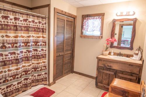 Fotografie z fotogalerie ubytování Kapena Escape on the Lake- Views, Hot Tub, Nearby River Access v destinaci Wagoner