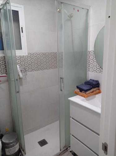 Habitación 1 en piso Compartido Familiar-Valencia