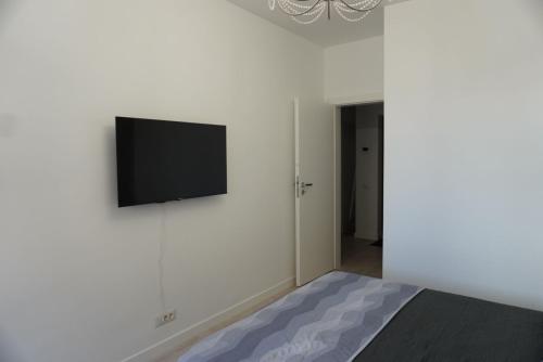 Μια τηλεόραση ή/και κέντρο ψυχαγωγίας στο Invictus Residence