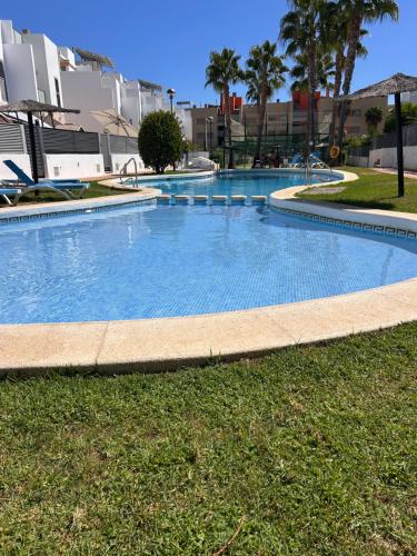 Villa Dulcinea - alojamiento familiar en segunda línea de playa con piscina