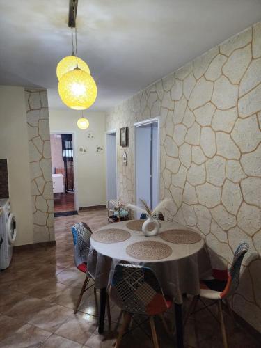 Arlo Nest Apartament