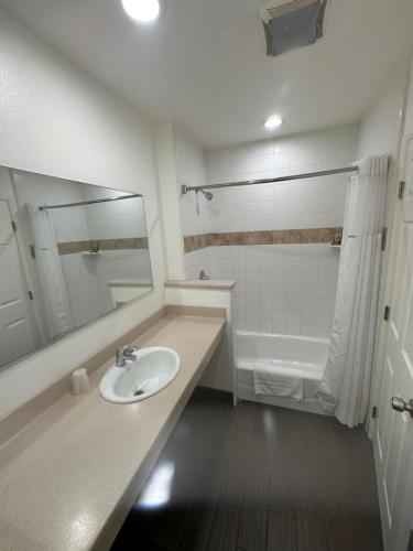 Bagno di Town and Country Inn