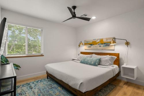 Ένα ή περισσότερα κρεβάτια σε δωμάτιο στο Near Downtown Stylish 2BR With Amazing Patio - 6