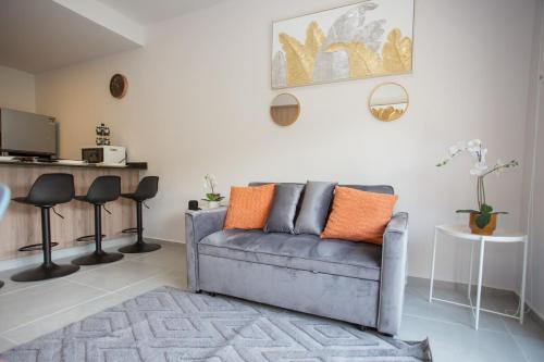 Ruang duduk di MrW Beautiful apartment in VillaDhara