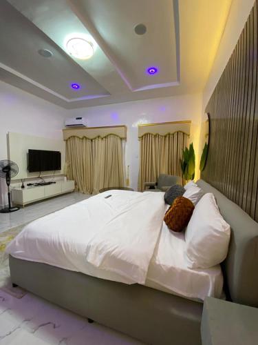 Katil atau katil-katil dalam bilik di Shortlet Apartment Lekki, Lagos
