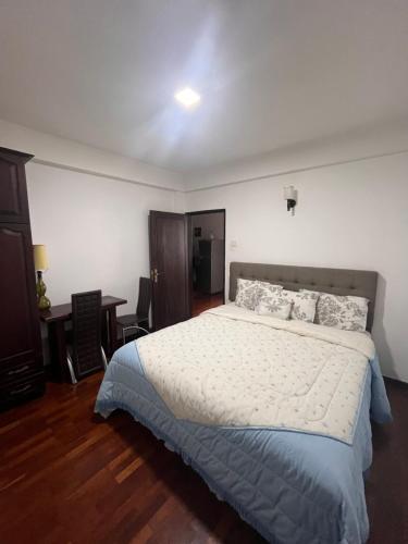 Katil atau katil-katil dalam bilik di Nuwara eliya Luxury Apartment