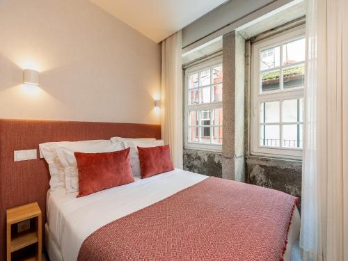 Porto Stay for 3 near Ribeira