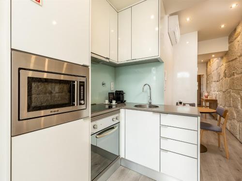 Porto Stay for 3 near Ribeira