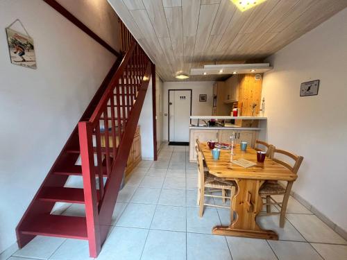Charmant T2 Mezzanine au Centre de Samoëns avec Balcon, WIFI - FR-1-624-182