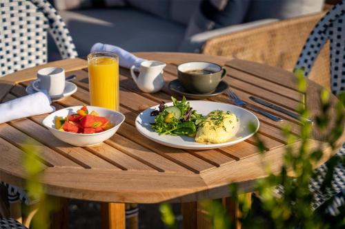 Jídlo v hotelu nebo okolí