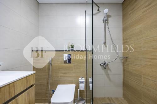 Bilik mandi di Bloomfields Vista Elegance 1Br Al Maryah