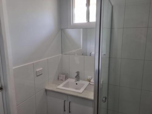 Un baño de Econo Lodge Mildura