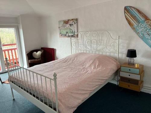 Ένα ή περισσότερα κρεβάτια σε δωμάτιο στο Chambre dans Maison basque typique