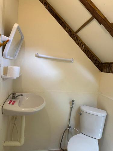 Ein Badezimmer in der Unterkunft Bambu Huts