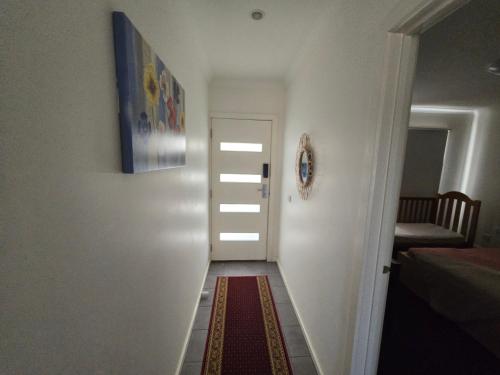 Melton SouthにあるComfy nest 4 bed room family houseのギャラリーの写真