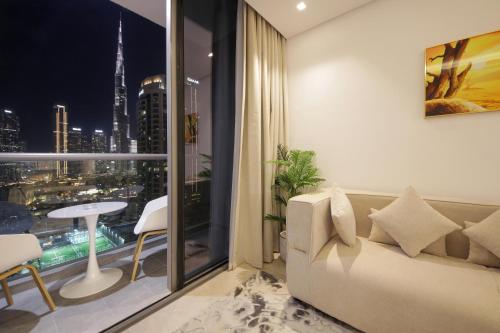 Luxury 1BR at Sterling East , Burj Khalifa Views