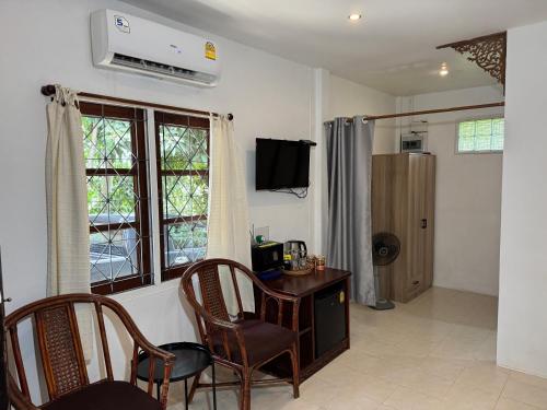 Televisyen dan/atau pusat hiburan di Pagi Pagi villas