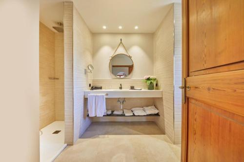 Ένα μπάνιο στο Virrey Finca Hotel