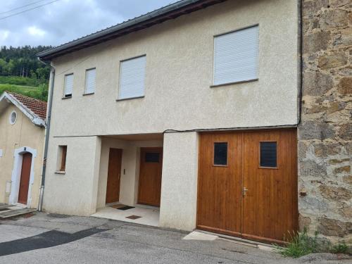 Φωτογραφία από το άλμπουμ του Maison de ville 4-6 personnes σε Bourg-Argental